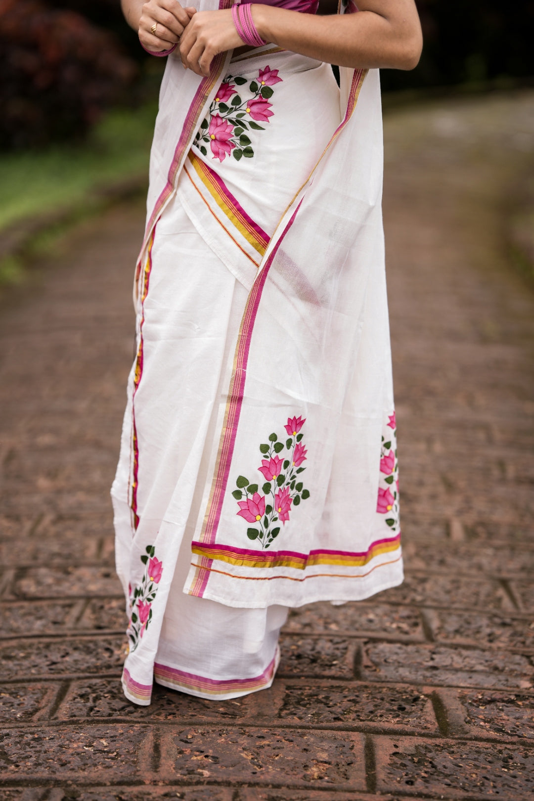 Pink Lotus - Set Mundu