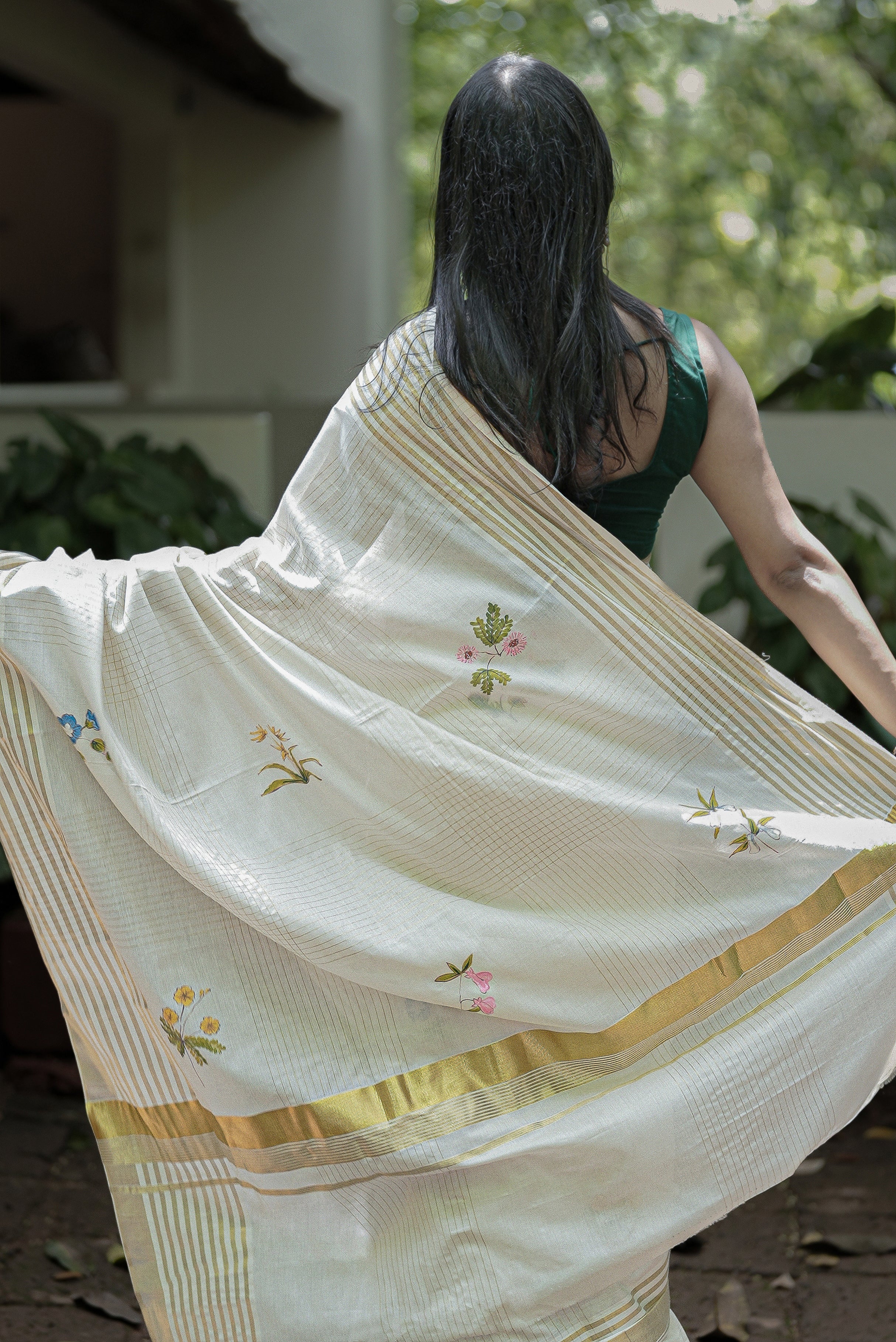 Dashapushpa Lekhini Hand Painted Kerala Saree