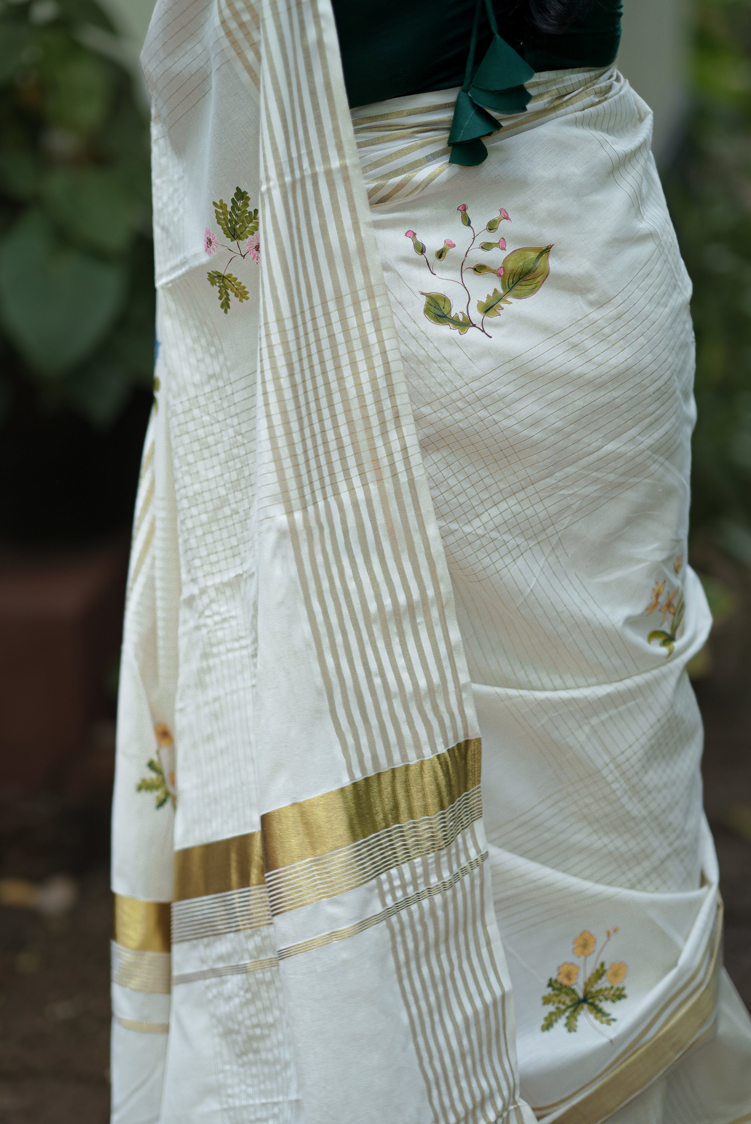 Dashapushpa Lekhini Hand Painted Kerala Saree