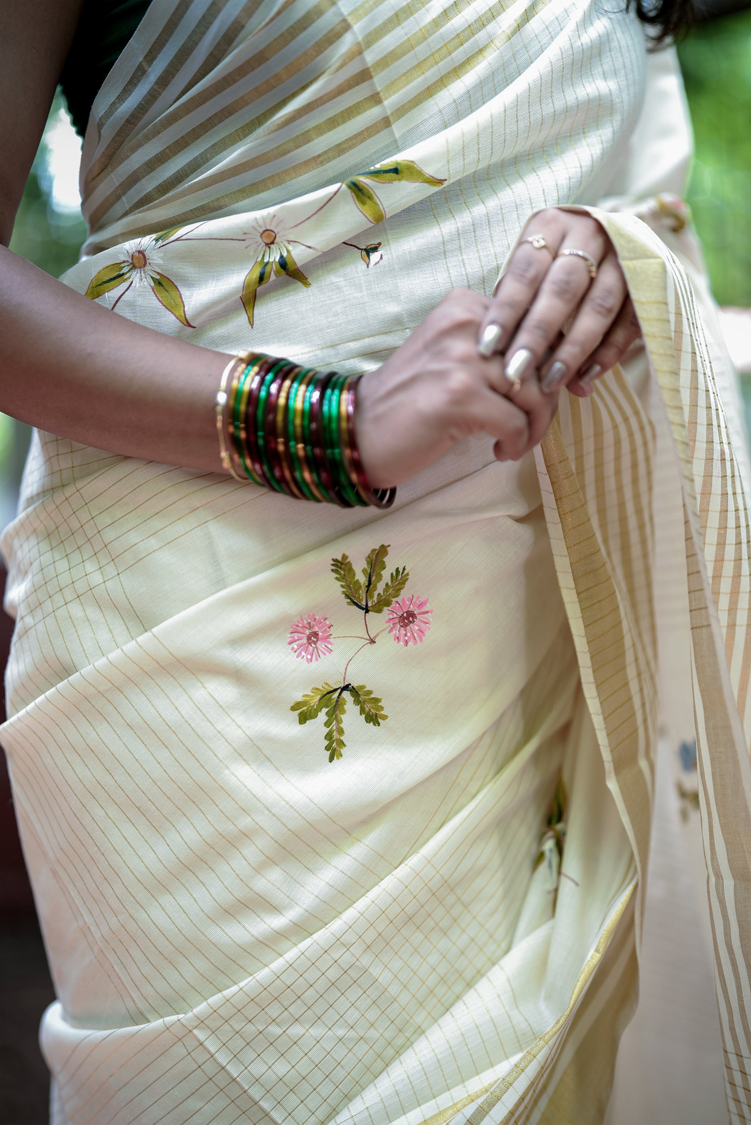 Dashapushpa Lekhini Hand Painted Kerala Saree